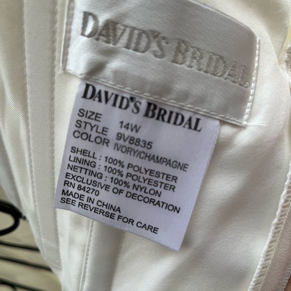 DAVID'S BRIDAL COLLECTION 14W Wedding Dress with Beaded Lace Jacket STYLE#V8835 - Picture 6 of 15